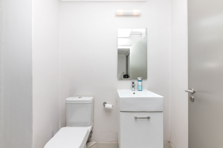 1 Bedroom Property for Sale in Observatory Western Cape